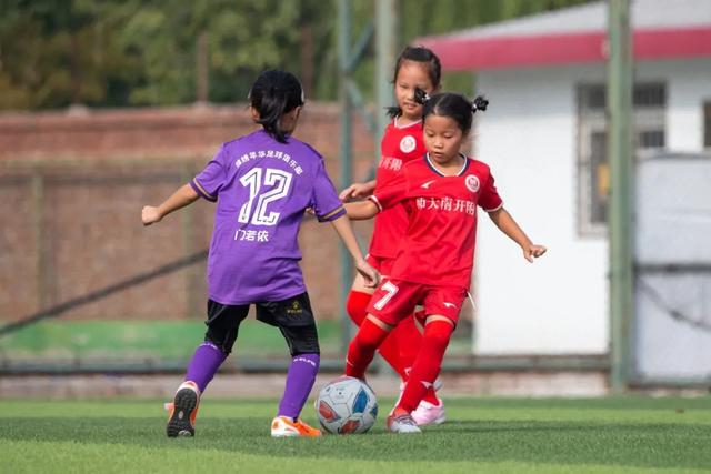 “草根”逐梦、全民参与 “城超”为何密集上线？