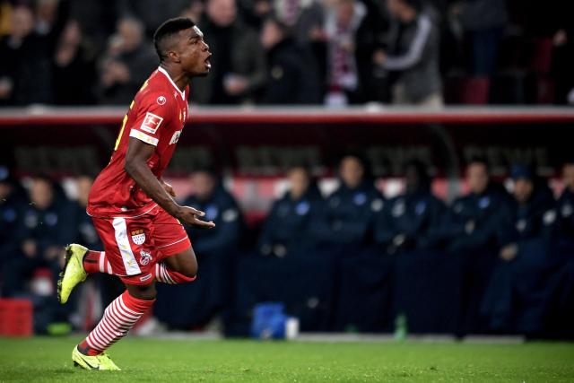 湖人魔鬼主场一败难求 或大胜爵士破14年纪录